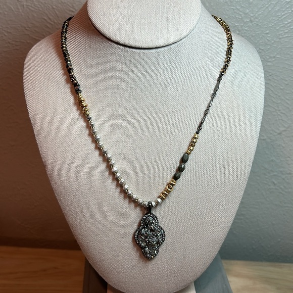 NIB  Stella & Dot  Ornate Mixed Metal Hematite Pendant Necklace  31" - Picture 2 of 8